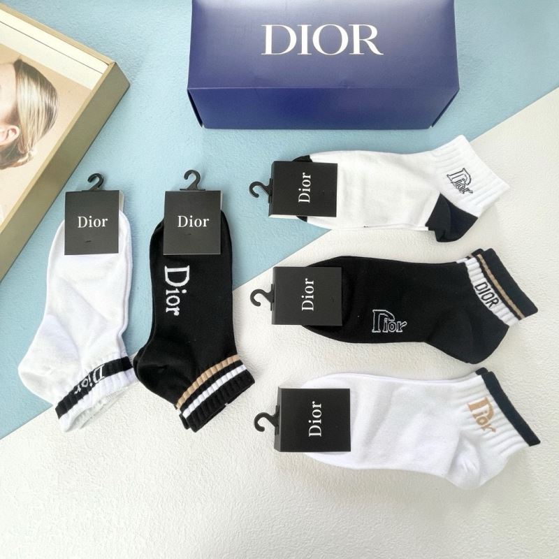 CHRISTIAN DIOR